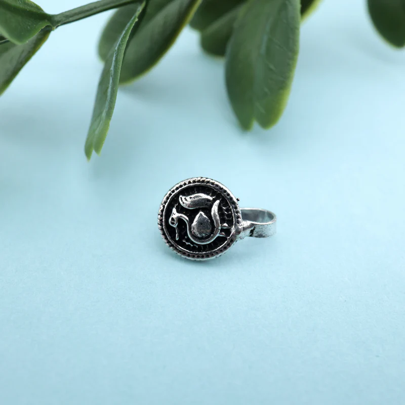 German Silver Oxidised Annapakshi Clip Nosepin